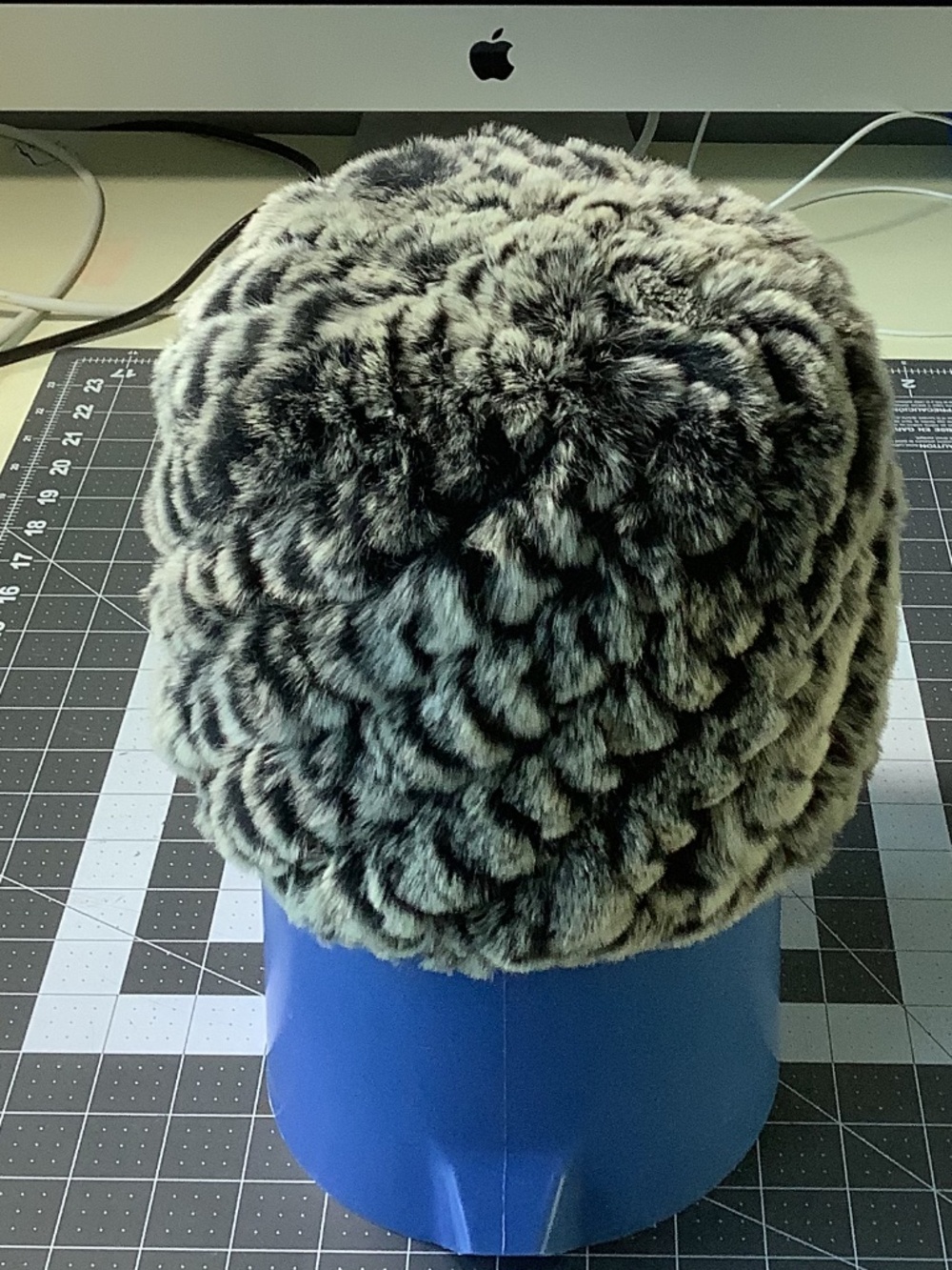 Skenxke Women's Winter Hat, Grey